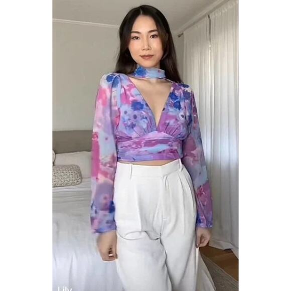 Zara Purple & Blue Floral Long Sleeve V-neck Top Choker Collar Size Large - Picture 4 of 10